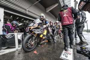 Une course à domicile marquée par une météo typiquement ardennaise pour l'Équipe Elf Marc VDS /KM99 aux 8 Heures Spa Motos, Seconde Manche du FIM EWC