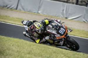 Japan smiles once again on the Elf Marc VDS / KM99 Team, finishing P9 at the 8 Hours of Suzuka, third round of the FIM EWC