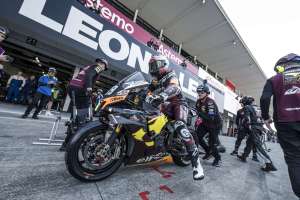 Japan smiles once again on the Elf Marc VDS / KM99 Team, finishing P9 at the 8 Hours of Suzuka, third round of the FIM EWC