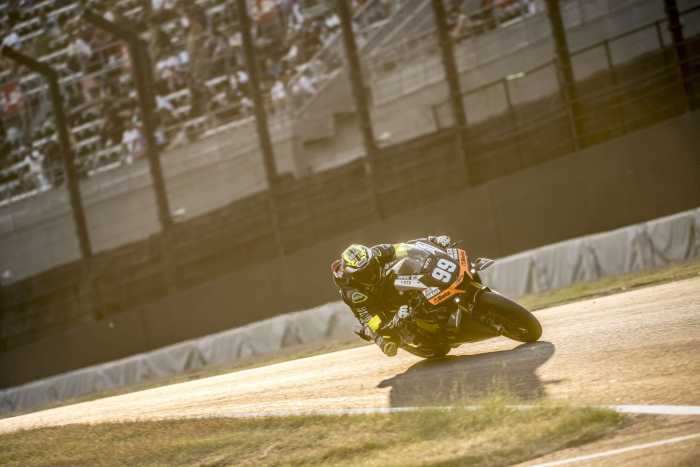 Japan smiles once again on the Elf Marc VDS / KM99 Team, finishing P9 at the 8 Hours of Suzuka, third round of the FIM EWC