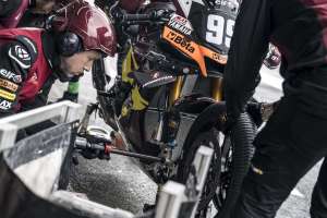 Une course à domicile marquée par une météo typiquement ardennaise pour l'Équipe Elf Marc VDS /KM99 aux 8 Heures Spa Motos, Seconde Manche du FIM EWC