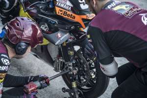 Japan smiles once again on the Elf Marc VDS / KM99 Team, finishing P9 at the 8 Hours of Suzuka, third round of the FIM EWC