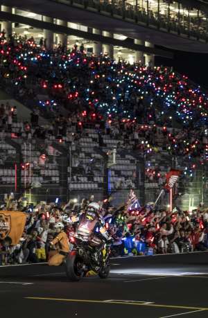 Japan smiles once again on the Elf Marc VDS / KM99 Team, finishing P9 at the 8 Hours of Suzuka, third round of the FIM EWC