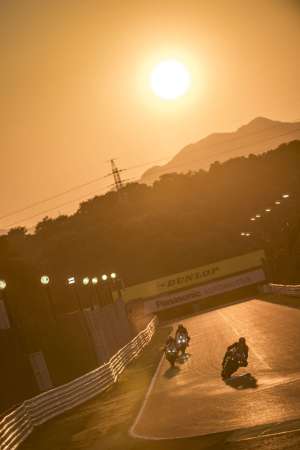 Japan smiles once again on the Elf Marc VDS / KM99 Team, finishing P9 at the 8 Hours of Suzuka, third round of the FIM EWC